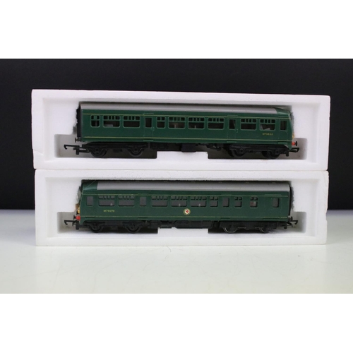 114 - Seven boxed Hornby / Triang OO gauge locomotives to include R350 A4 Loco Mallard, R351 Co Co Class E... 