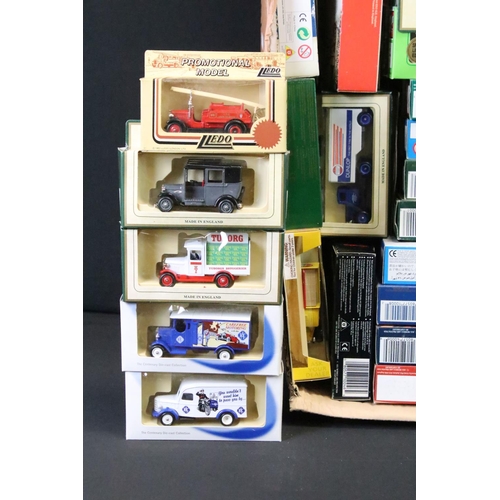 1148 - Large group of boxed Lledo diecast model vehicles to include mostly Days Gone and advertising vehicl... 