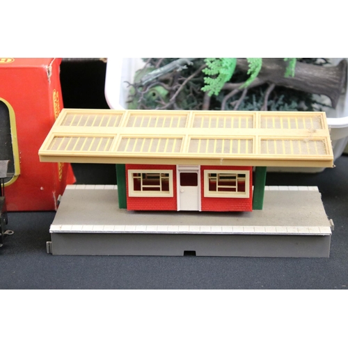 115 - Quantity of OO gauge model railway to include boxed Hornby R751 Co Co Electric Type 3 Diesel locomot... 