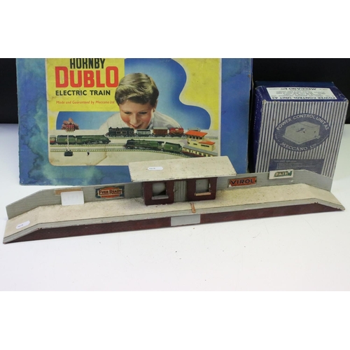 117 - Boxed Hornby Dublo Passenger train set containing BR 2-6-4 80054 Locomotive, 9 x items of rolling st... 