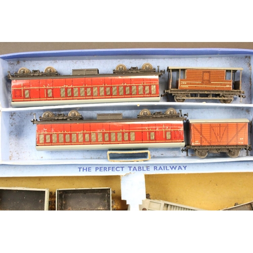 117 - Boxed Hornby Dublo Passenger train set containing BR 2-6-4 80054 Locomotive, 9 x items of rolling st... 