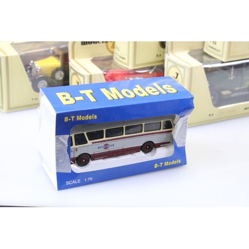 1186 - 64 Boxed diecast models to include many various Matchbox Models of Yesteryear, Lledo etc plus a boxe... 