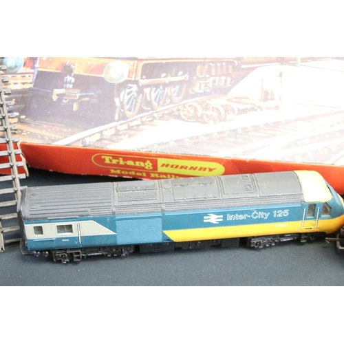 121 - Quantity of Hornby / Triang OO gauge model railway to include boxed RS8 The Midlander electric train... 