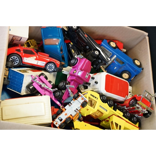 1229 - Large Quantity of diecast models to include Matchbox Series, Matchbox Superkings, Corgi Batmobile an... 