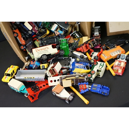 1229 - Large Quantity of diecast models to include Matchbox Series, Matchbox Superkings, Corgi Batmobile an... 