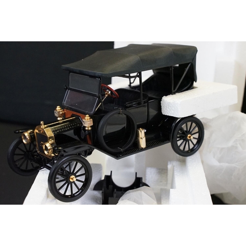 1245 - Two boxed Franklin Mint diecast models to include The 1886 Benz Patent Motorwagen and 1913 Ford Mode... 