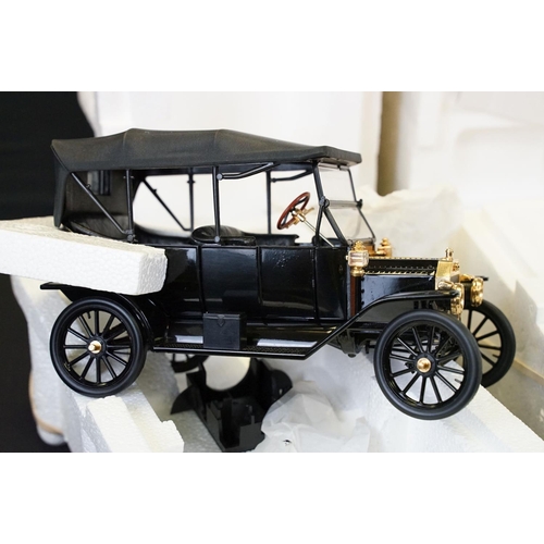 1245 - Two boxed Franklin Mint diecast models to include The 1886 Benz Patent Motorwagen and 1913 Ford Mode... 