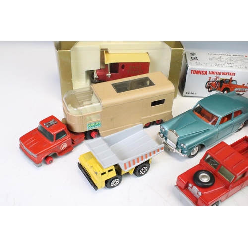 1259 - Small quantity of boxed and unboxed diecast models to include Matchbox K-18 Articulated Horse van, 7... 