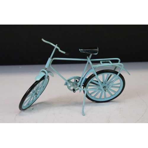 1267 - Shop Display diecast model of a Raleigh bicycle in red, approx 20