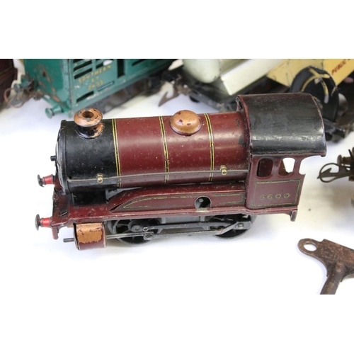 130 - Quantity of Hornby O gauge model railway to include 0-4-0 LMS 5600 locomotive in maroon with tender,... 