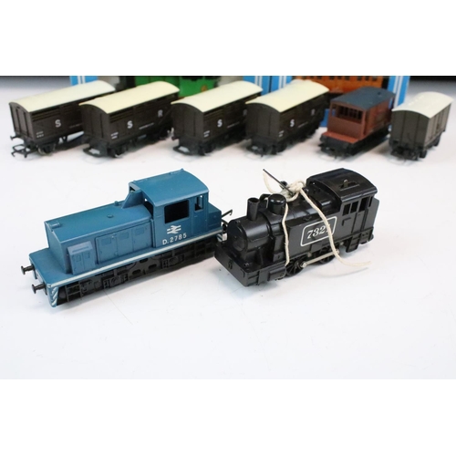 138 - Boxed Hornby Thomas The Tank Engine R350 Percy locomotive plus 2 x Thomas items of rolling stock (R1... 