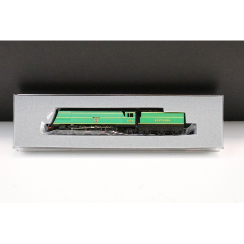 14 - Two boxed/cased Graham Farish by Bachmann N gauge locomotives to include 372275 West Country 21C101 ... 