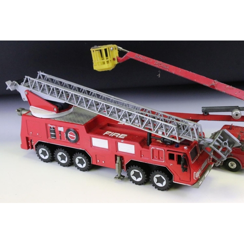 1402 - Six mid 20th C play worn Corgi fire related diecast models to include Bedford Fire Tender, Corgi Maj... 