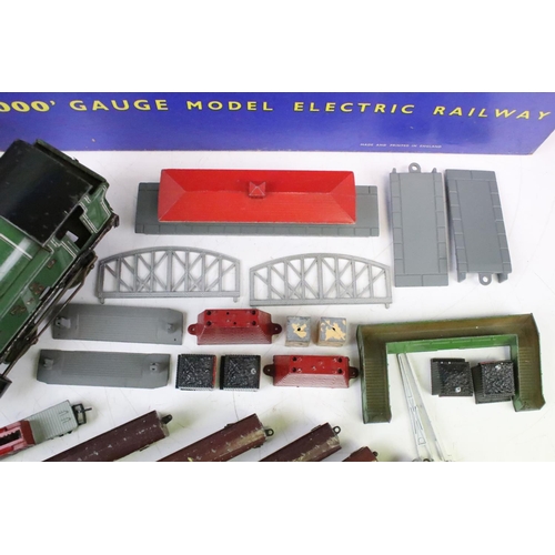 141 - Boxed Lone Star OOO EL 51 Passenger Set complete with locomotive, 4 x items of rolling stock and tra... 