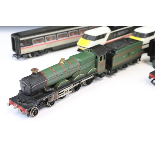 143 - Hornby OO gauge InterCity 125 car and coach set plus a Wrenn Devises Castle locomotive and Hornby 27... 