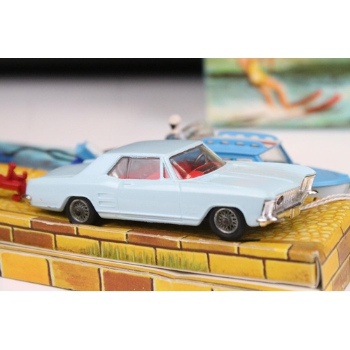 1476 - Boxed Corgi No 31 The Riviera Gift Set diecast model, complete and with both figures and instruction... 