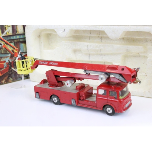 1477 - Two boxed Corgi Major diecast models to include Gift Set No 27 Machinery Carrier with Bedford Tracto... 