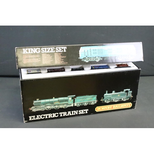 148 - Boxed Hornby OO gauge R793 King Size Set appearing complete and vg, include 3 x boxed locomotives (R... 