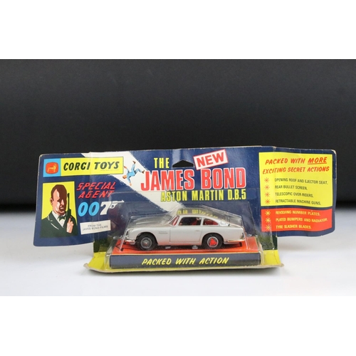 1486 - Carded / boxed Corgi 270 James Bond Aston Martin DB5 diecast model, complete with secret instruction... 