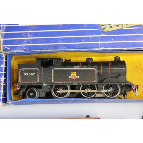 149 - Large quantity of Hornby Dublo / O gauge / OO gauge model railway to include 2 x boxed Hornby Dublo ... 