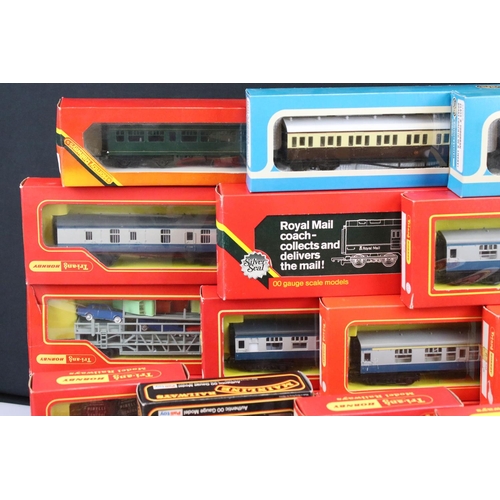 150 - 35 Boxed OO gauge items of rolling stock to include 32 x Triang / Hornby, 2 x Airfix and 1 x Palitoy... 