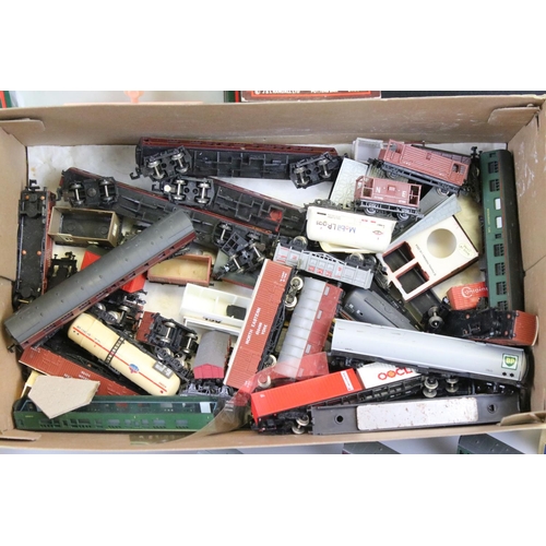 153 - Collection of boxed, carded and unboxed N gauge trackside and scenery accessories to include buildin... 