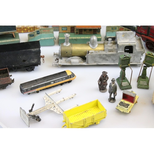 154 - Collection of OO, O & N gauge model railway to include 2 x Hornby Virgin coaches, Grafar N gauge Int... 