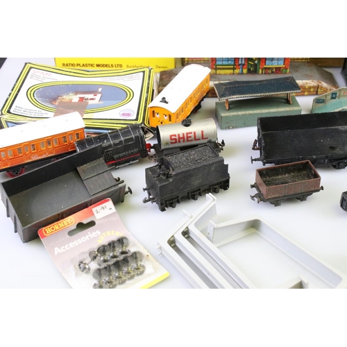 154 - Collection of OO, O & N gauge model railway to include 2 x Hornby Virgin coaches, Grafar N gauge Int... 