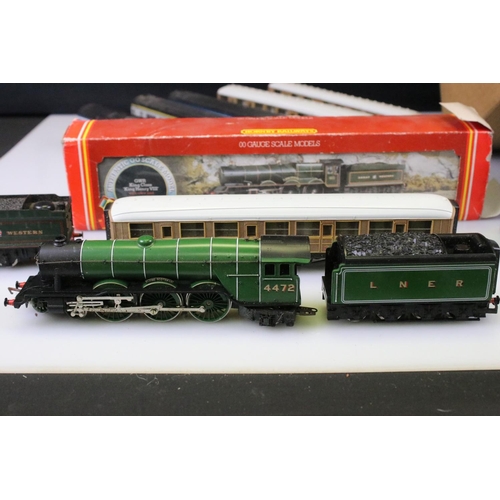 155A - Collection of OO gauge model railway to include 2 x boxed locomotives (Hornby GWR King Class King He... 