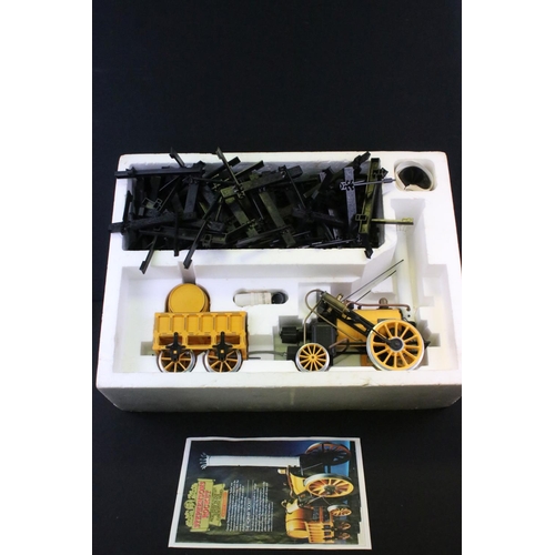 156 - Hornby Railways Stephenson Rocket Real Steam Train set includes engine, gas fuel tank and track. Con... 