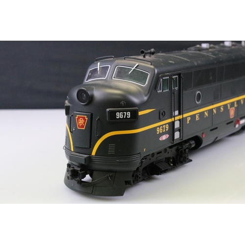 157 - USA Trains G scale EMD F3 Pennsylvania 9679 Diesel Locomotive and Pennsylvania 9680 Power Car plus a... 