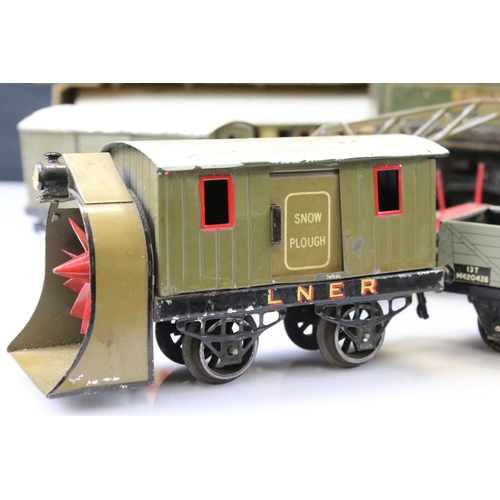 160 - Around 20 early 20th C items of rolling stock to include Bing, Hornby and MLL featuring coaches, wag... 