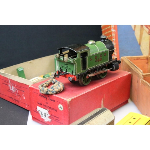 162 - Collection of Hornby O gauge model railway to include boxed No 2 Mixed Goods Set featuring 4 x items... 