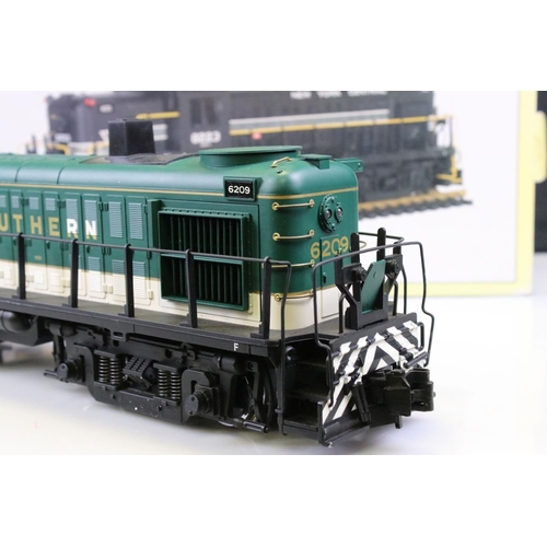 172 - Boxed #1 Gauge 1:29 Aristo Craft Trains ART22209 Alco RS-3 Diesel Locomotive Southern RY