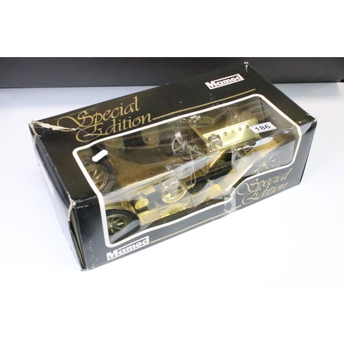 186 - Steam Engine - Boxed Mamod special edition steam roadster SA 1B model car. Box tatty, car good.