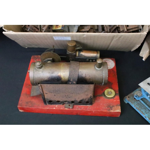 192 - Quantity of Steam Engines, engine parts and accessories featuring many Mamod examples, condition var... 