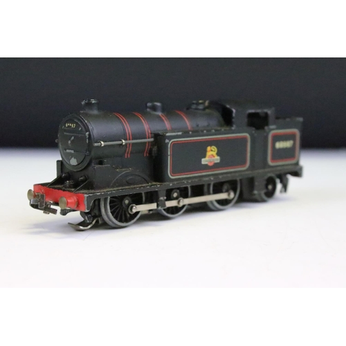 28 - Three boxed Hornby Dublo locomotives to include 3211 Mallard locomotive and tender, EDL17 0-6-2 Tank... 