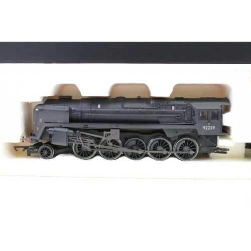 3 - Three boxed Hornby OO Gauge Super Detail locomotives to include R2248 BR 2-10-0 Class 9F weathered 9... 