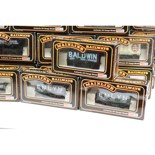 33 - 43 Boxed Palitoy Mainline OO gauge items of rolling stock to include 31157 Coke Wagon MOY, 37428 7 P... 