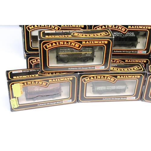 33 - 43 Boxed Palitoy Mainline OO gauge items of rolling stock to include 31157 Coke Wagon MOY, 37428 7 P... 