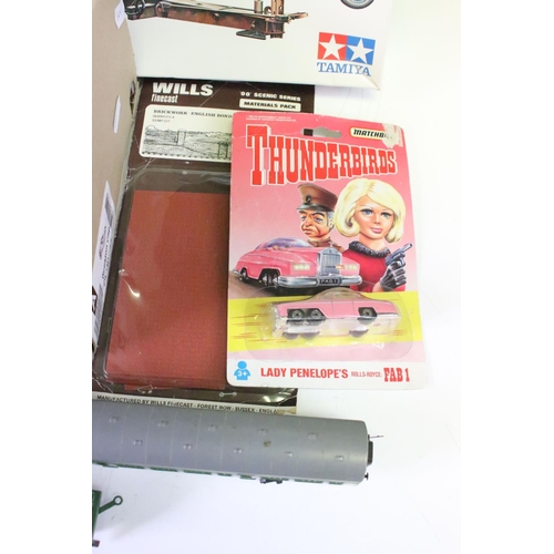 335 - Two boxed Tamiya 1/35 scale 88mm Gun Flak36/37 military plastic model kits to include 35017 and MM11... 