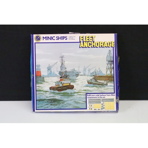 337 - Boxed Hornby Minic Ships 1/2000 Fleet Anchorage set (complete and excellent with some box wear to ed... 