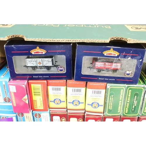 34 - 40 Boxed OO gauge items of rolling stock to include 22 x Airfix, 6 x Bachmann, 4 x Wessex Wagons, 3 ... 