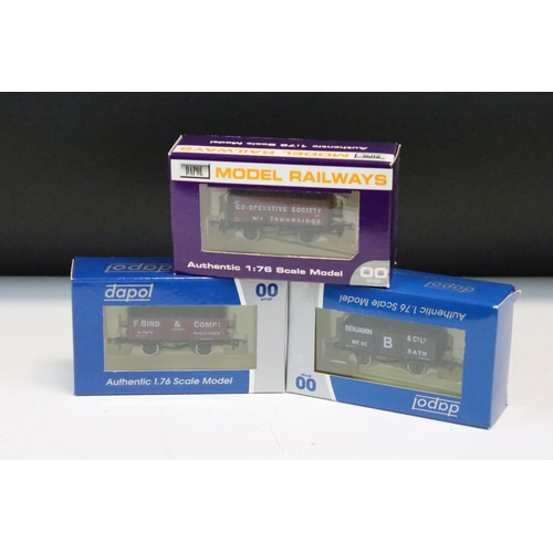 34 - 40 Boxed OO gauge items of rolling stock to include 22 x Airfix, 6 x Bachmann, 4 x Wessex Wagons, 3 ... 