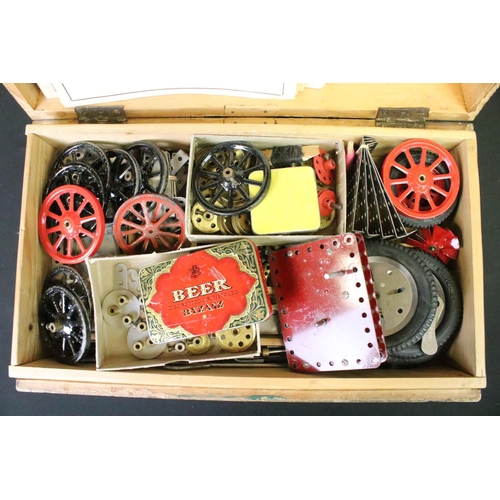 353 - Meccano - Wooden box of items and accessories to include wheels, ephemera, motor etc plus a boxed 3A... 