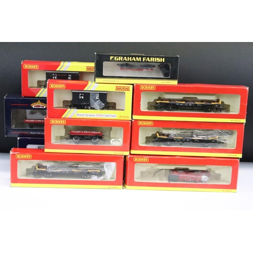 40 - Quantity of OO gauge model railway to include 2 x boxed Bachmann locomotives (32057 Class 42 Warship... 