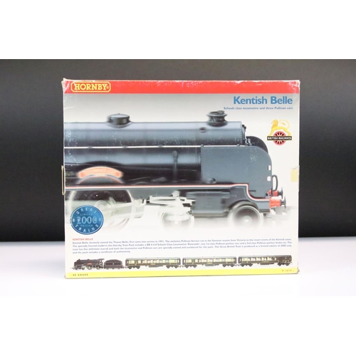 51 - Boxed Hornby OO gauge R2079 Kentish Belle Train Pack complete with Schools Class locomotive, 3 x Pul... 