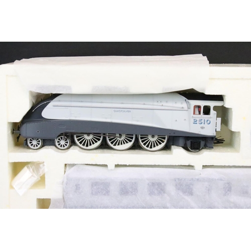 57 - Boxed Hornby OO gauge R2445 Silver Jubilee Train Pack, complete with locomotive, coaches and certifi... 