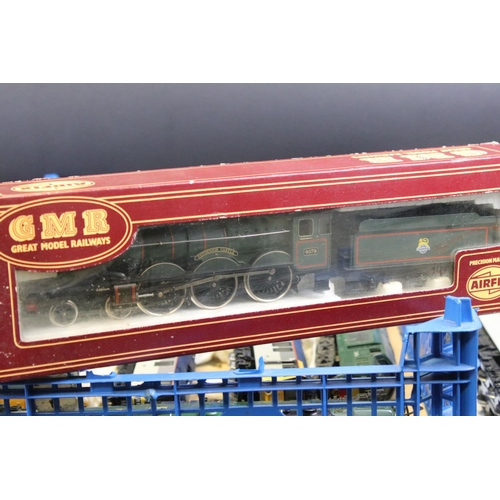 60A - 16 OO gauge locomotives to include boxed Airfix Pendennis Castle, boxed Airfix 54143-0 0-4-2 1400 Cl... 