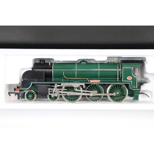 63 - Six boxed Hornby OO gauge locomotives to include R583 SR 4-4-0 Loco Schools Class Shrewsbury, R374 S... 